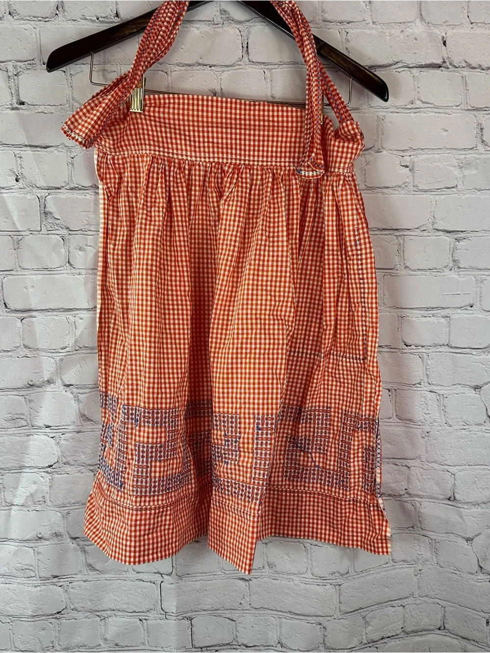 vtg apron handmade embroider cross stitch tomato red Gingham cottage kitschy